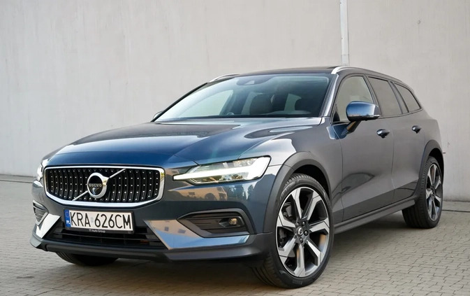 Volvo V60 Cross Country cena 164900 przebieg: 104604, rok produkcji 2020 z Kraków małe 742